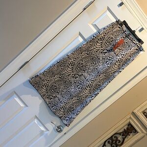 Peruvian Connection Black and Cream Paisley Skirt small